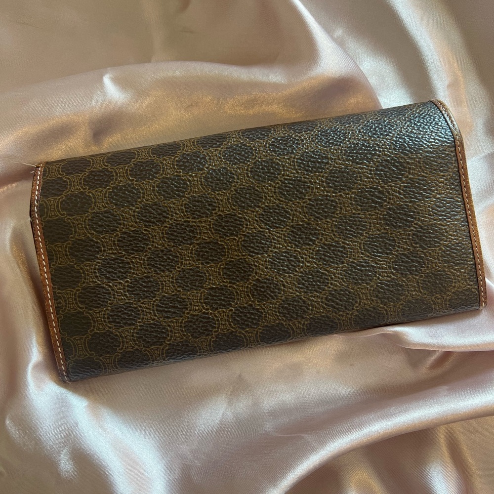 Céline Wallet - Picture 7 of 9
